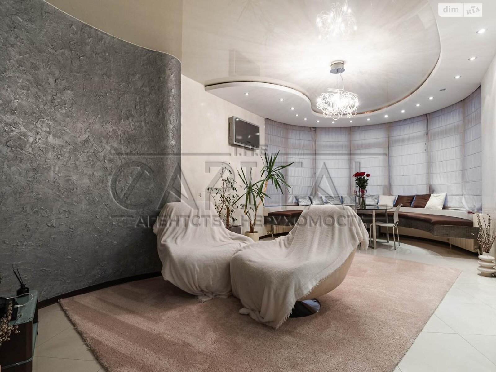 Продаж чотирикімнатної квартири в Києві, на вул. Дмитрівська 69, район Шевченківський фото 1