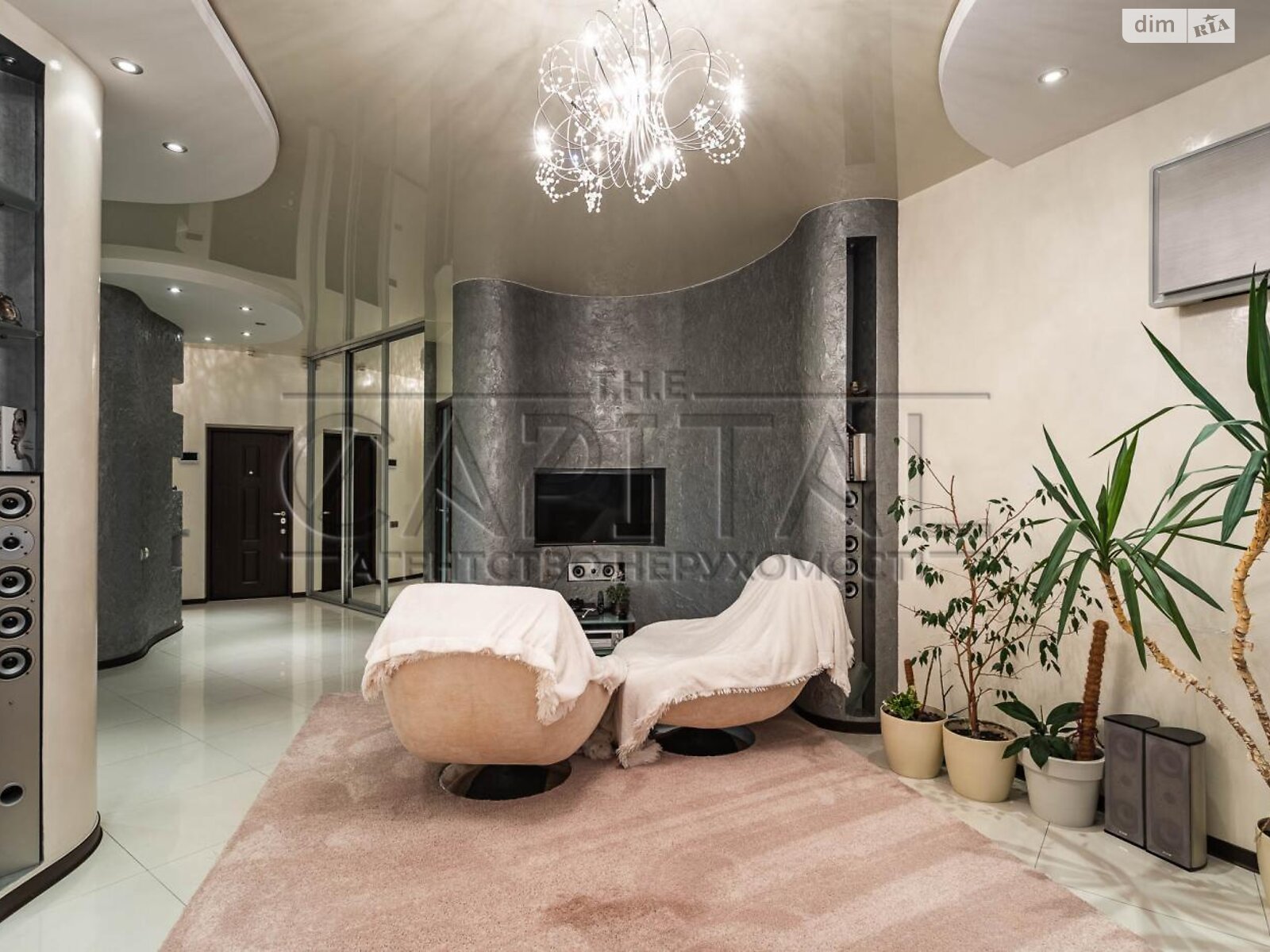 Продаж чотирикімнатної квартири в Києві, на вул. Дмитрівська 69, район Шевченківський фото 1