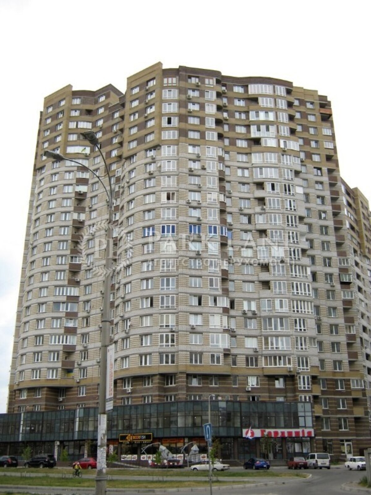 Продажа шестикомнатной квартиры в Киеве, на ул. Анны Ахматовой 30, район Днепровский фото 1