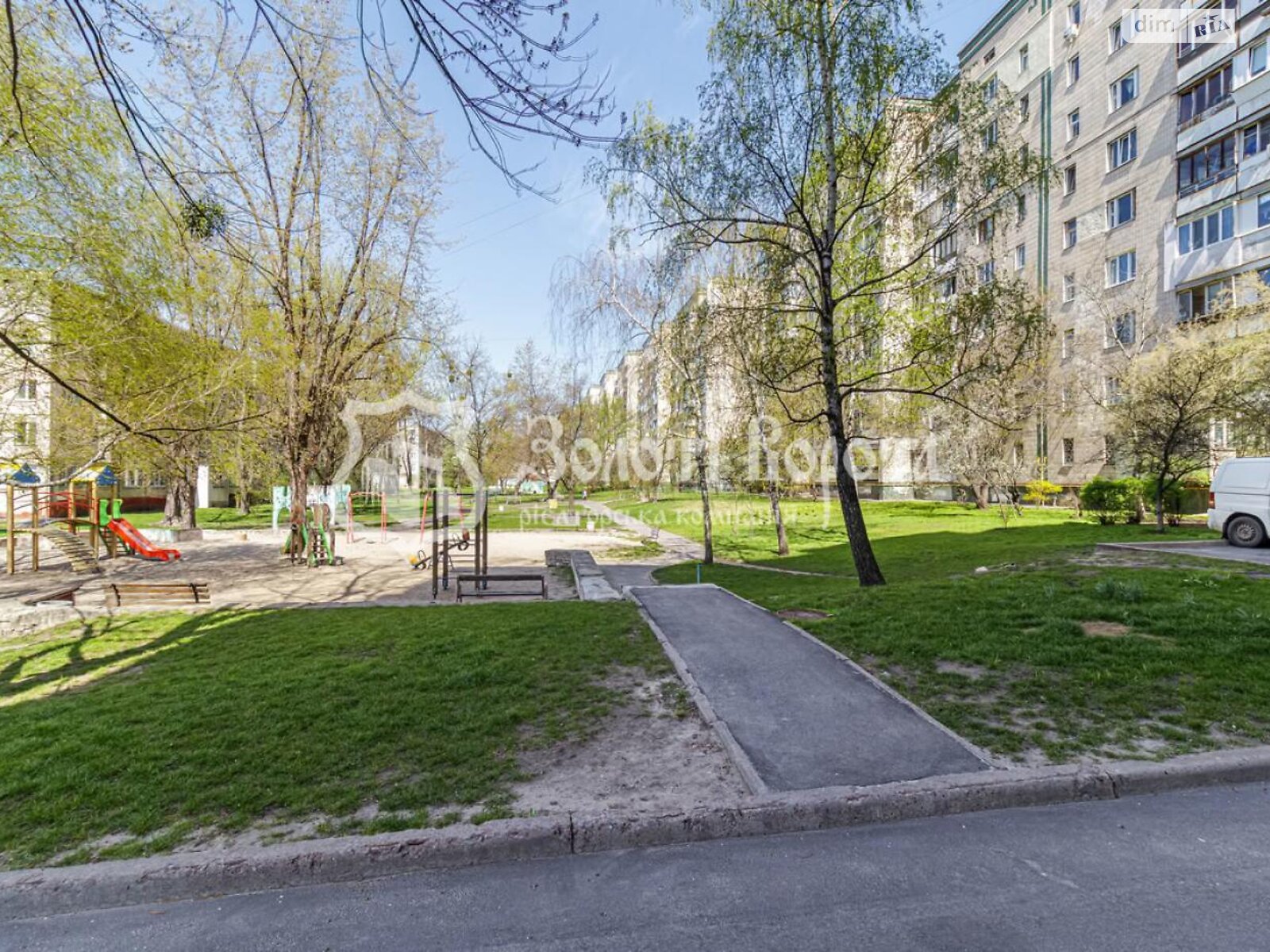 Продаж п`ятикімнатної квартири в Києві, на вул. Братиславська 13, район Дніпровський фото 1 Продаж п`ятикімнатної квартири в Києві, на вул. Братиславська 13, район Дніпровський фото 1