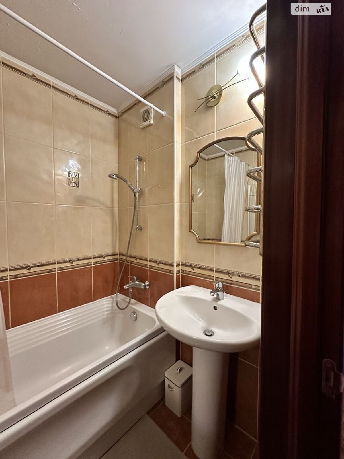 Продажа двухкомнатной квартиры в Киеве, на бул. Дарницкий 8, район Днепровский фото 1 Продажа двухкомнатной квартиры в Киеве, на бул. Дарницкий 8, район Днепровский фото 1