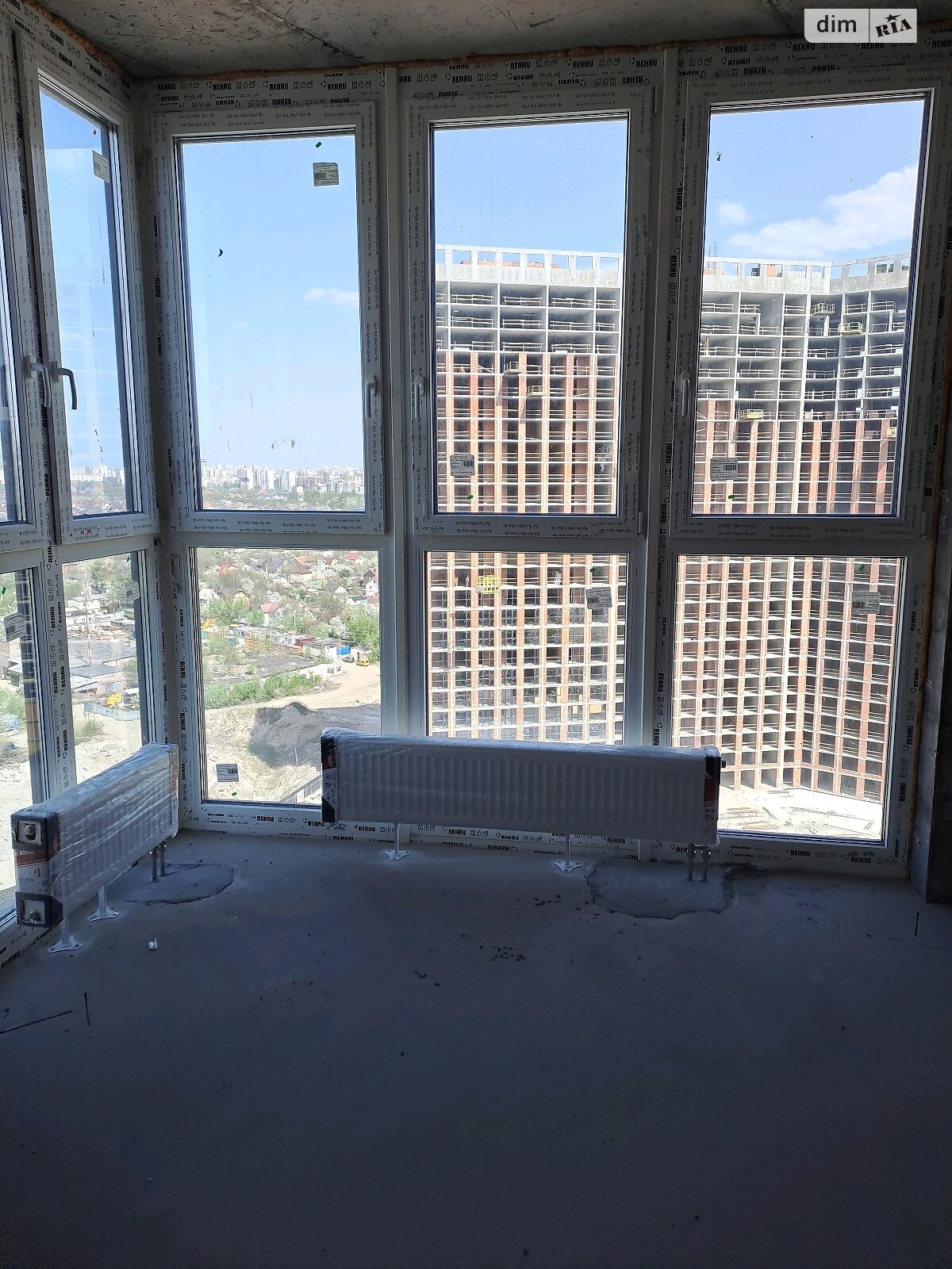 Продаж трикімнатної квартири в Києві, на вул. Євгена Маланюка 101, район Дніпровський фото 1 Продаж трикімнатної квартири в Києві, на вул. Євгена Маланюка 101, район Дніпровський фото 1