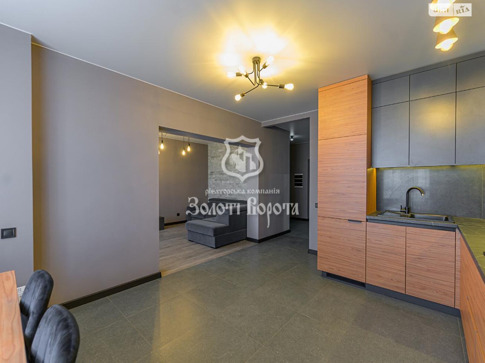 Продажа двухкомнатной квартиры в Киеве, на ул. Каховская, район Днепровский фото 1 Продажа двухкомнатной квартиры в Киеве, на ул. Каховская, район Днепровский фото 1