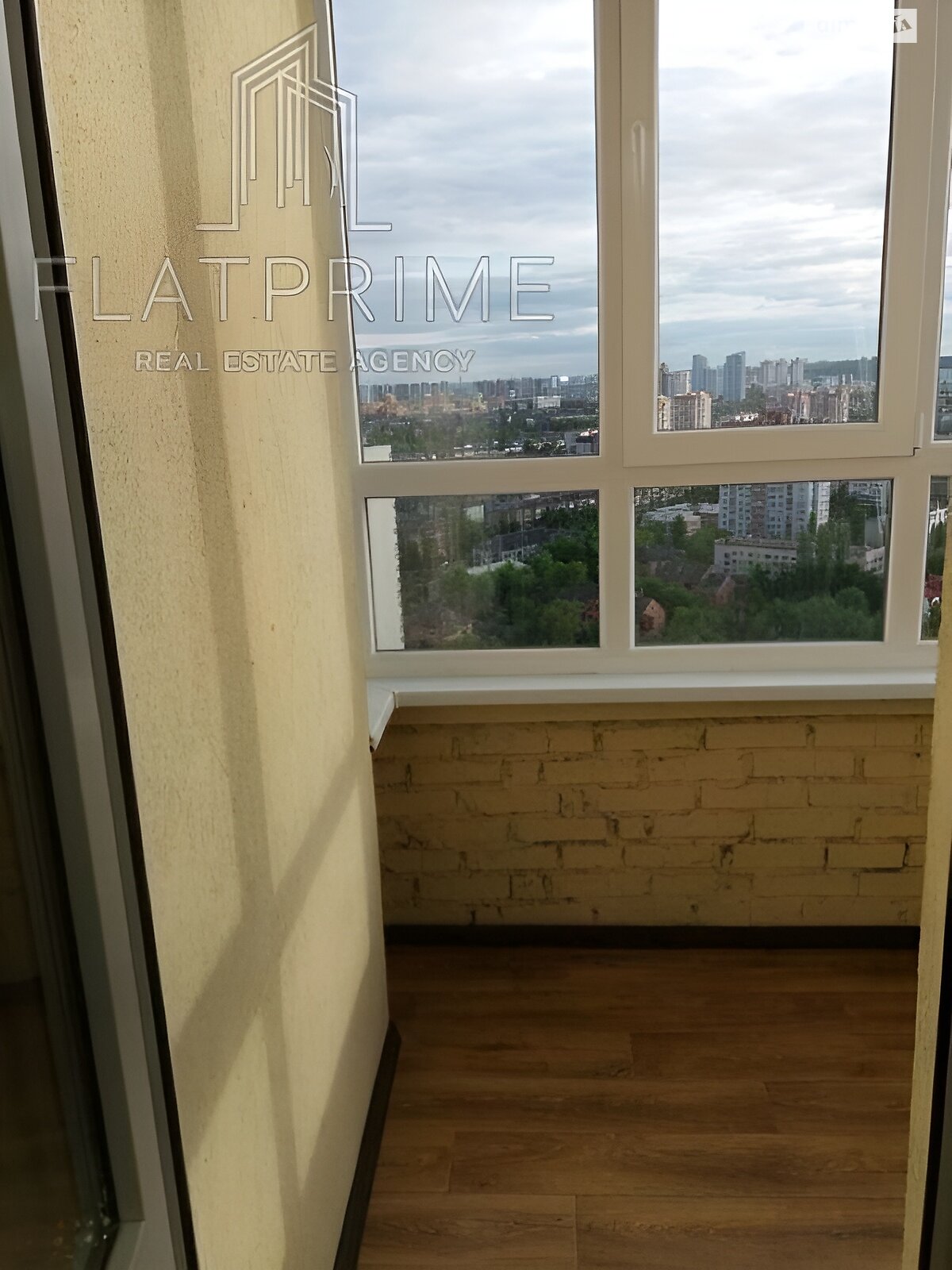 Продажа пятикомнатной квартиры в Киеве, на ул. Краковская 27А, район Днепровский фото 1 Продажа пятикомнатной квартиры в Киеве, на ул. Краковская 27А, район Днепровский фото 1