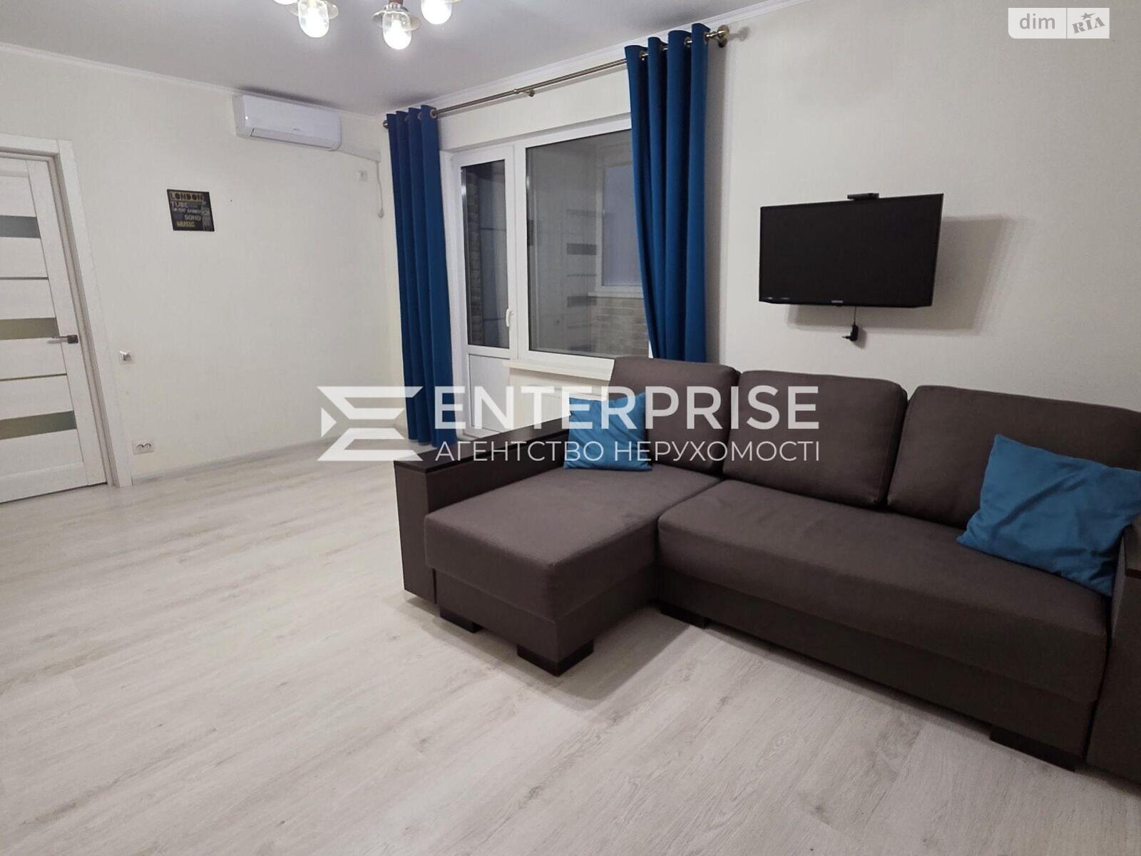 Продаж трикімнатної квартири в Києві, на вул. Климента Квітки 1А, район Дніпровський фото 1