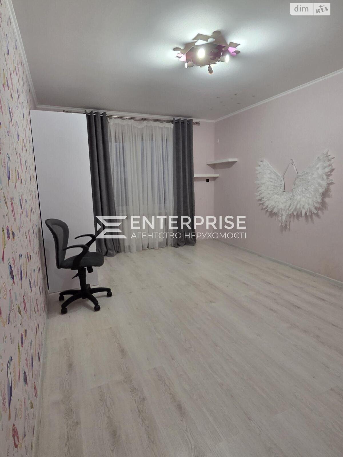 Продаж трикімнатної квартири в Києві, на вул. Климента Квітки 1А, район Дніпровський фото 1