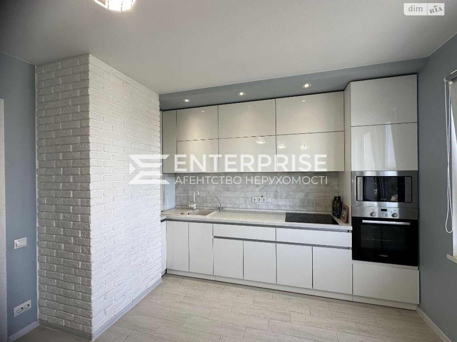 Продаж трикімнатної квартири в Києві, на вул. Климента Квітки 1А, район Дніпровський фото 1