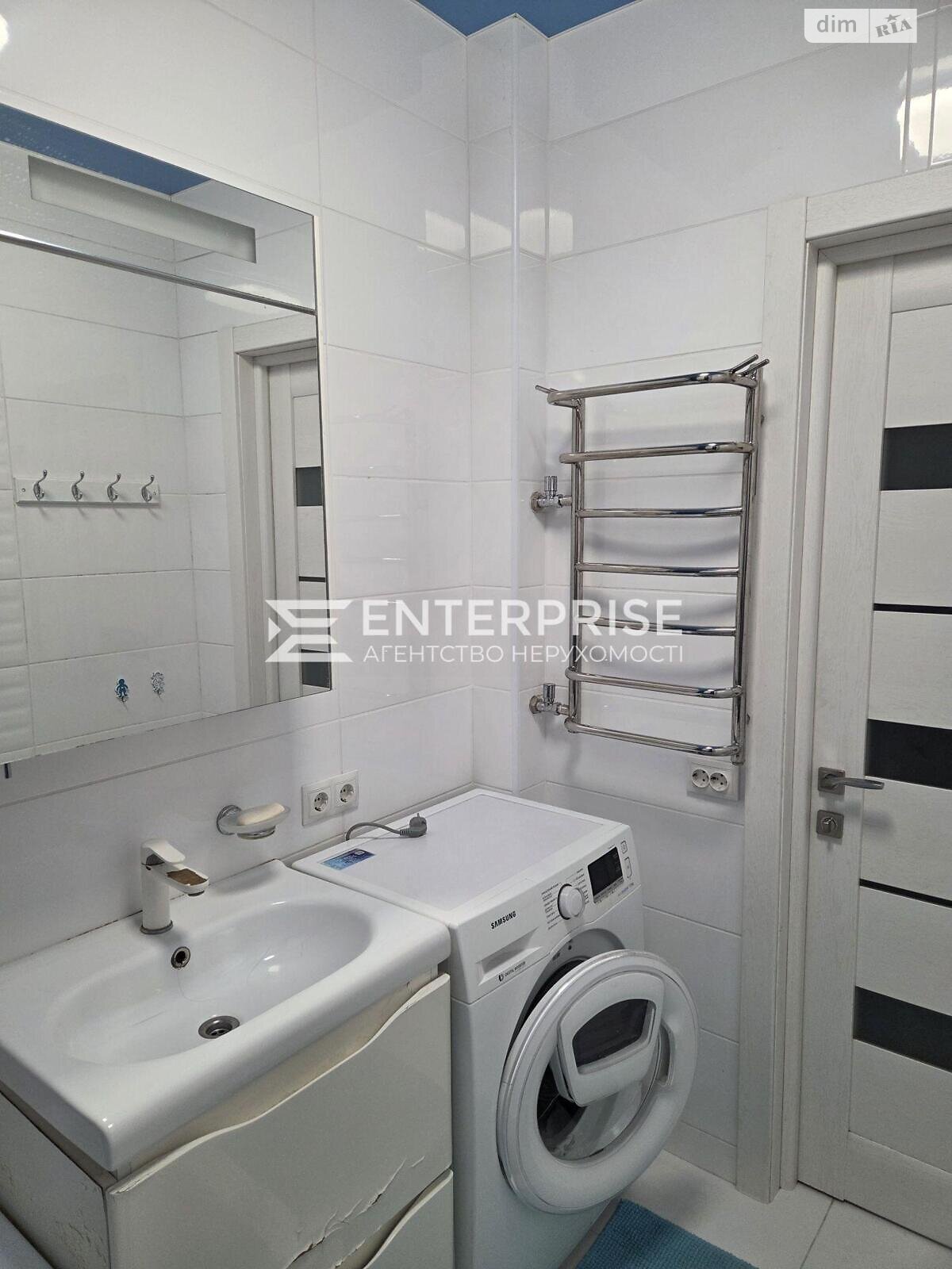 Продаж трикімнатної квартири в Києві, на вул. Климента Квітки 1А, район Дніпровський фото 1