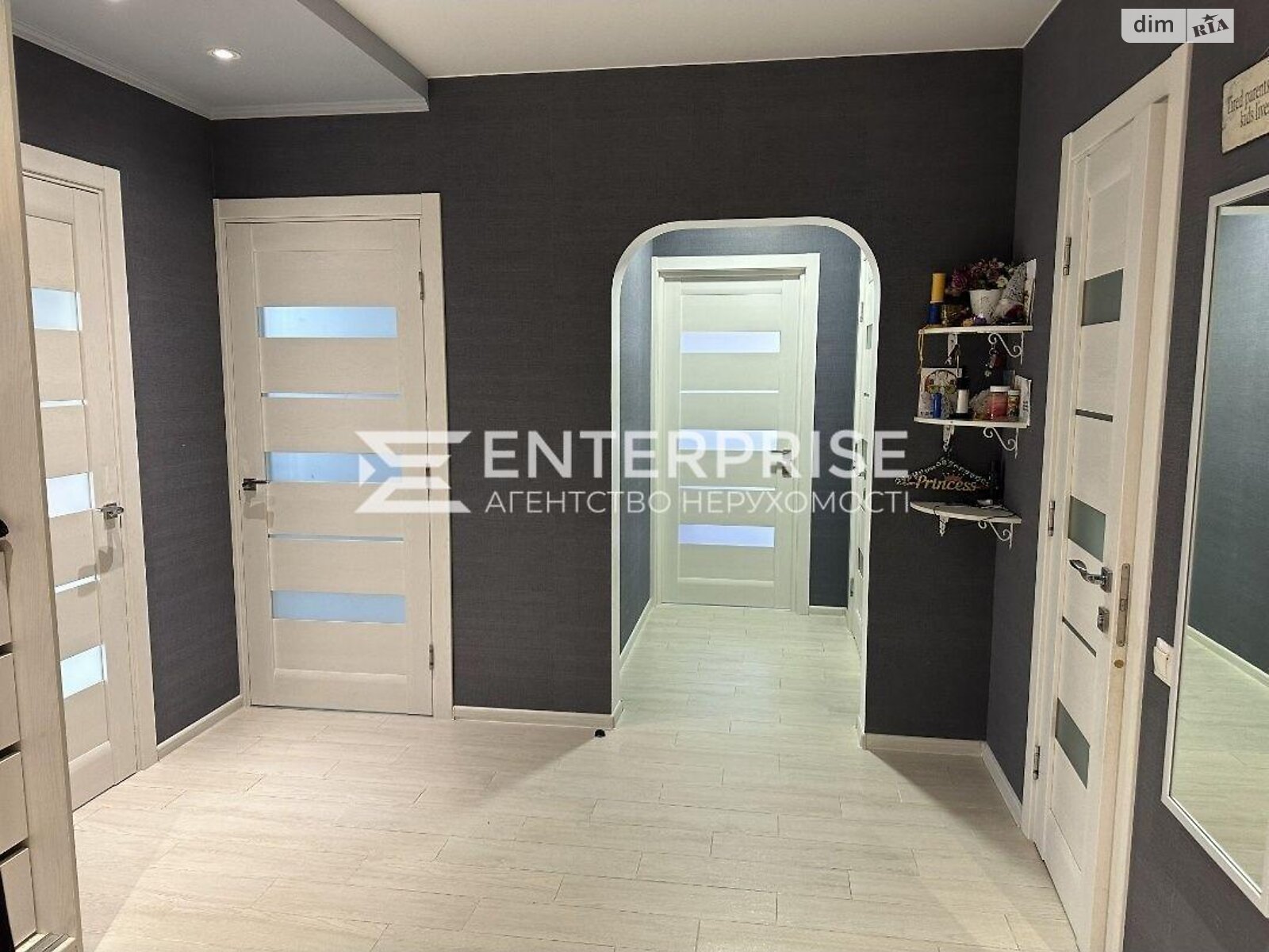 Продаж трикімнатної квартири в Києві, на вул. Климента Квітки 1А, район Дніпровський фото 1