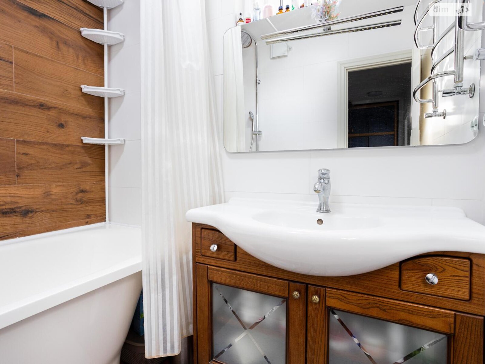 Продаж трикімнатної квартири в Києві, на вул. Митрополита Андрія Шептицького 3Б, район Дніпровський фото 1