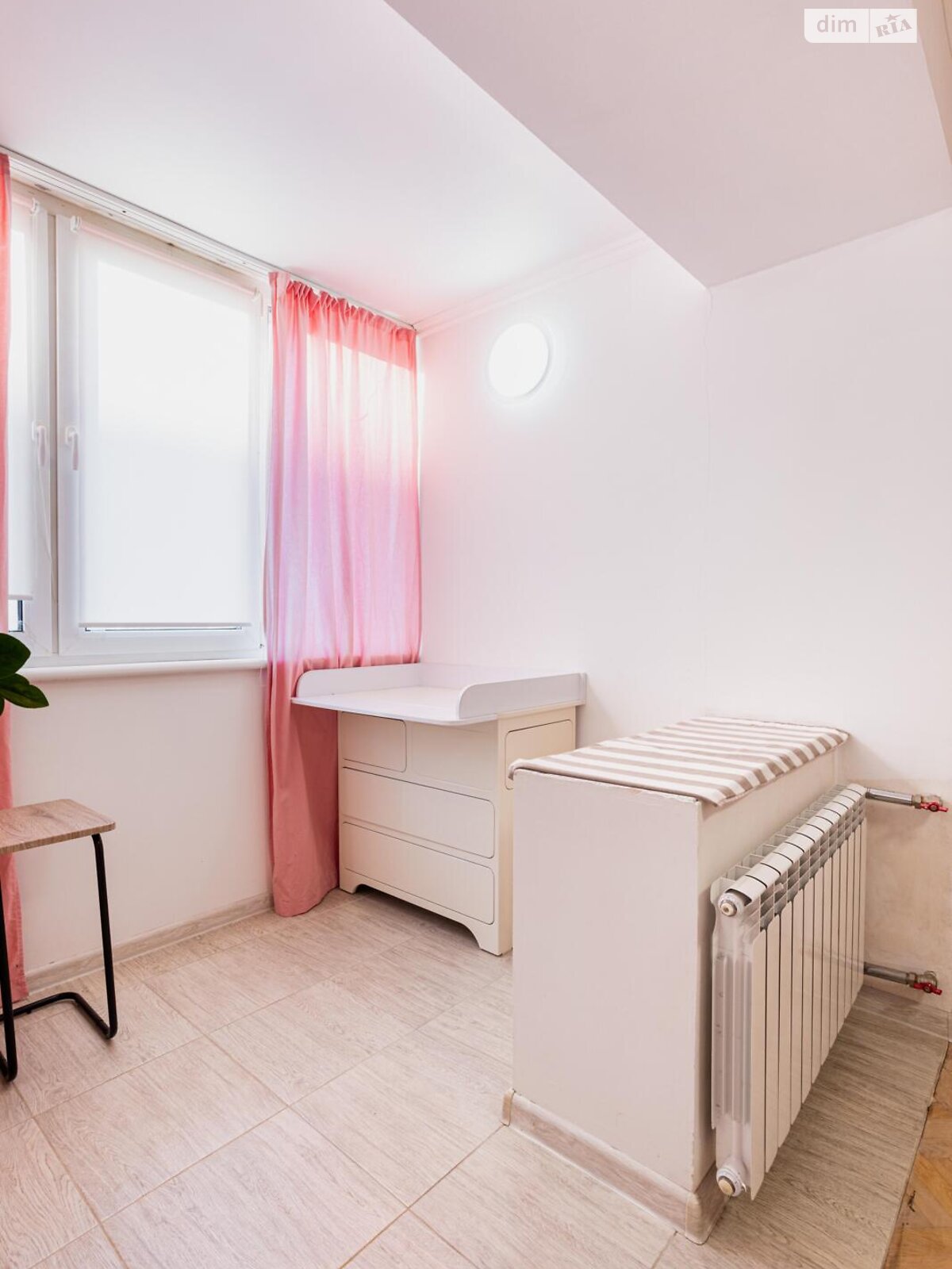 Продаж трикімнатної квартири в Києві, на вул. Митрополита Андрія Шептицького 3Б, район Дніпровський фото 1