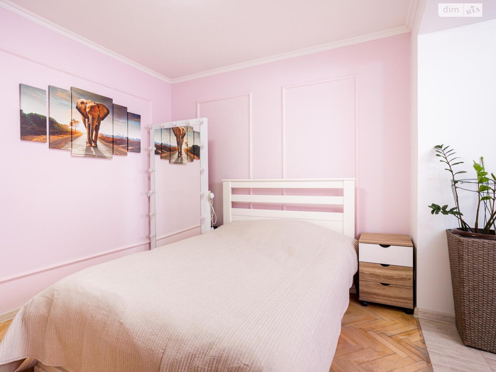 Продаж трикімнатної квартири в Києві, на вул. Митрополита Андрія Шептицького 3Б, район Дніпровський фото 1