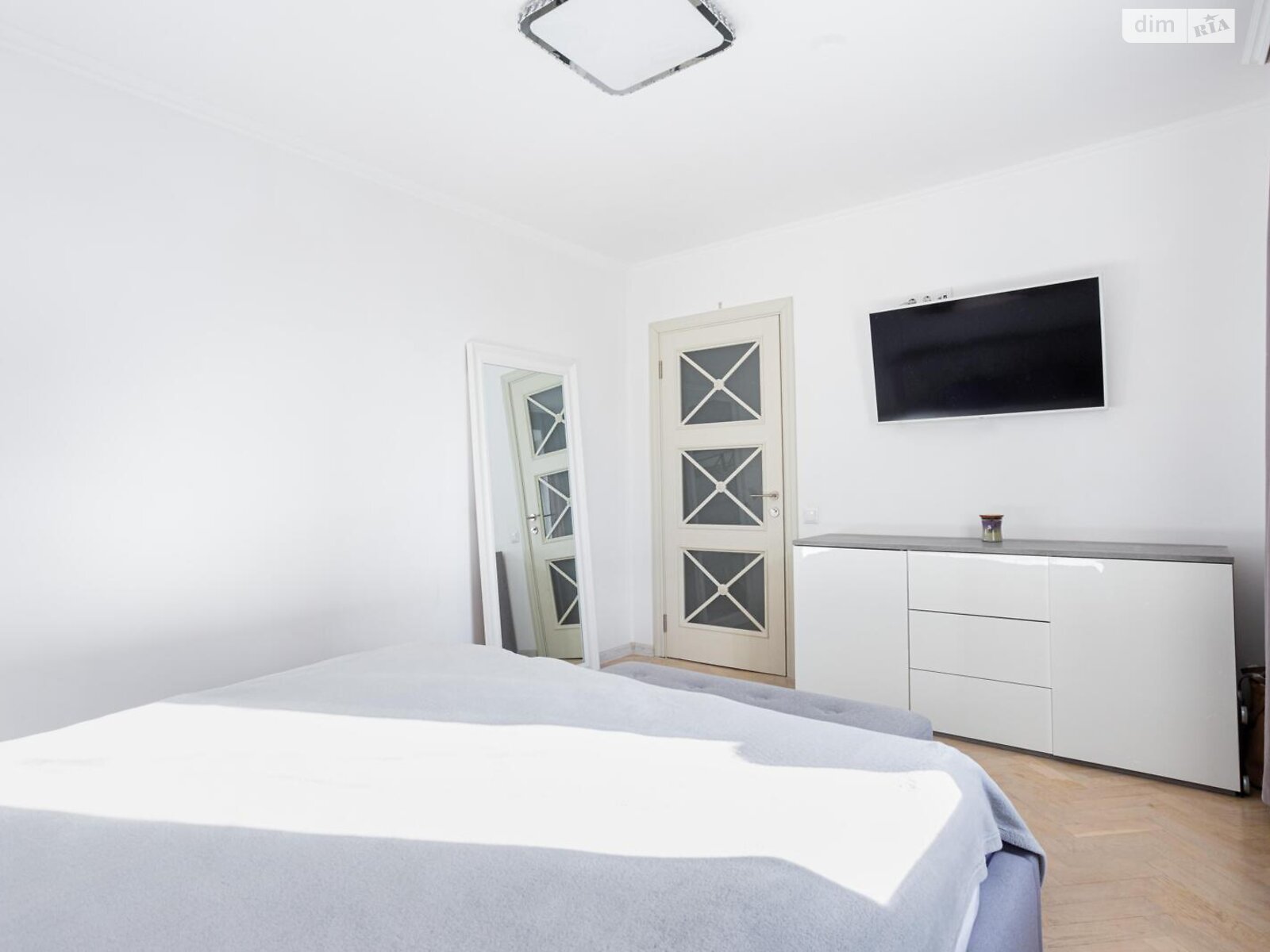 Продаж трикімнатної квартири в Києві, на вул. Митрополита Андрія Шептицького 3Б, район Дніпровський фото 1