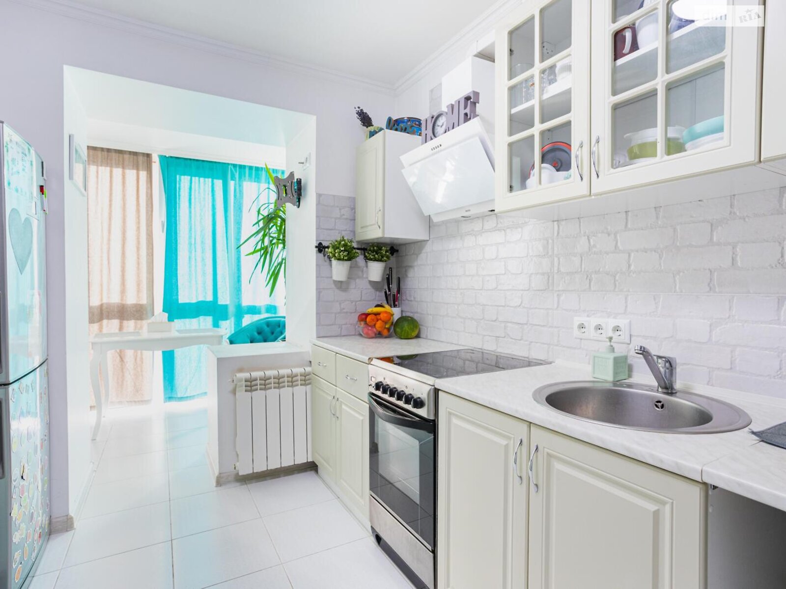 Продаж трикімнатної квартири в Києві, на вул. Митрополита Андрія Шептицького 3Б, район Дніпровський фото 1