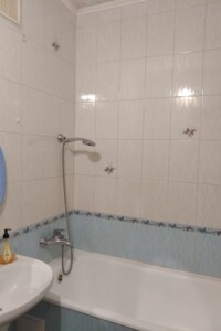 Продажа трехкомнатной квартиры в Киеве, на ул. Строителей 24, район Днепровский фото 2