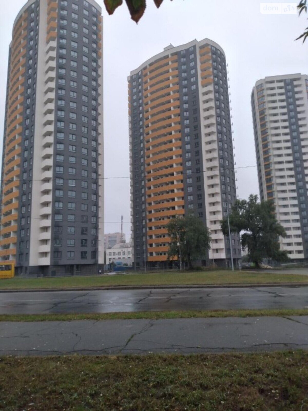 Продаж трикімнатної квартири в Києві, на вул. Миколи Кибальчича 2, район Дніпровський фото 1