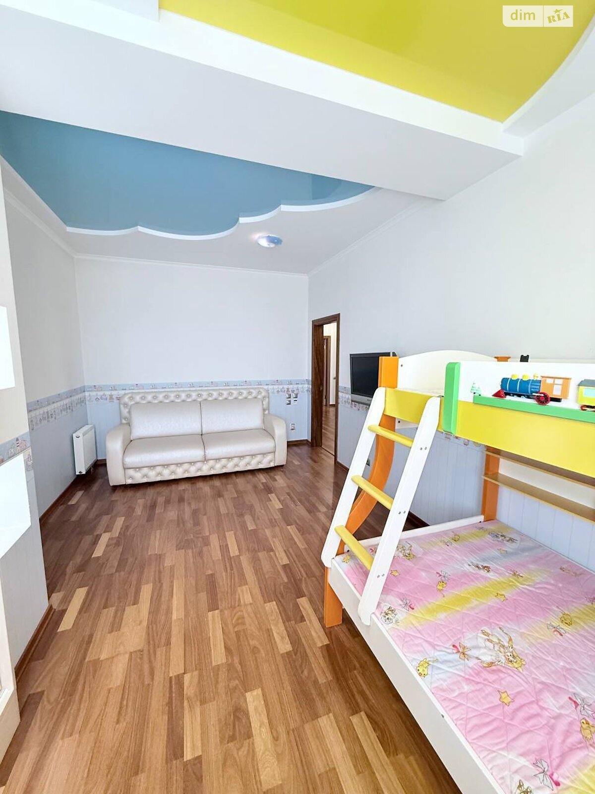 Продаж чотирикімнатної квартири в Києві, на вул. Микільсько-Слобідська 1А, район Дніпровський фото 1 Продаж чотирикімнатної квартири в Києві, на вул. Микільсько-Слобідська 1А, район Дніпровський фото 1