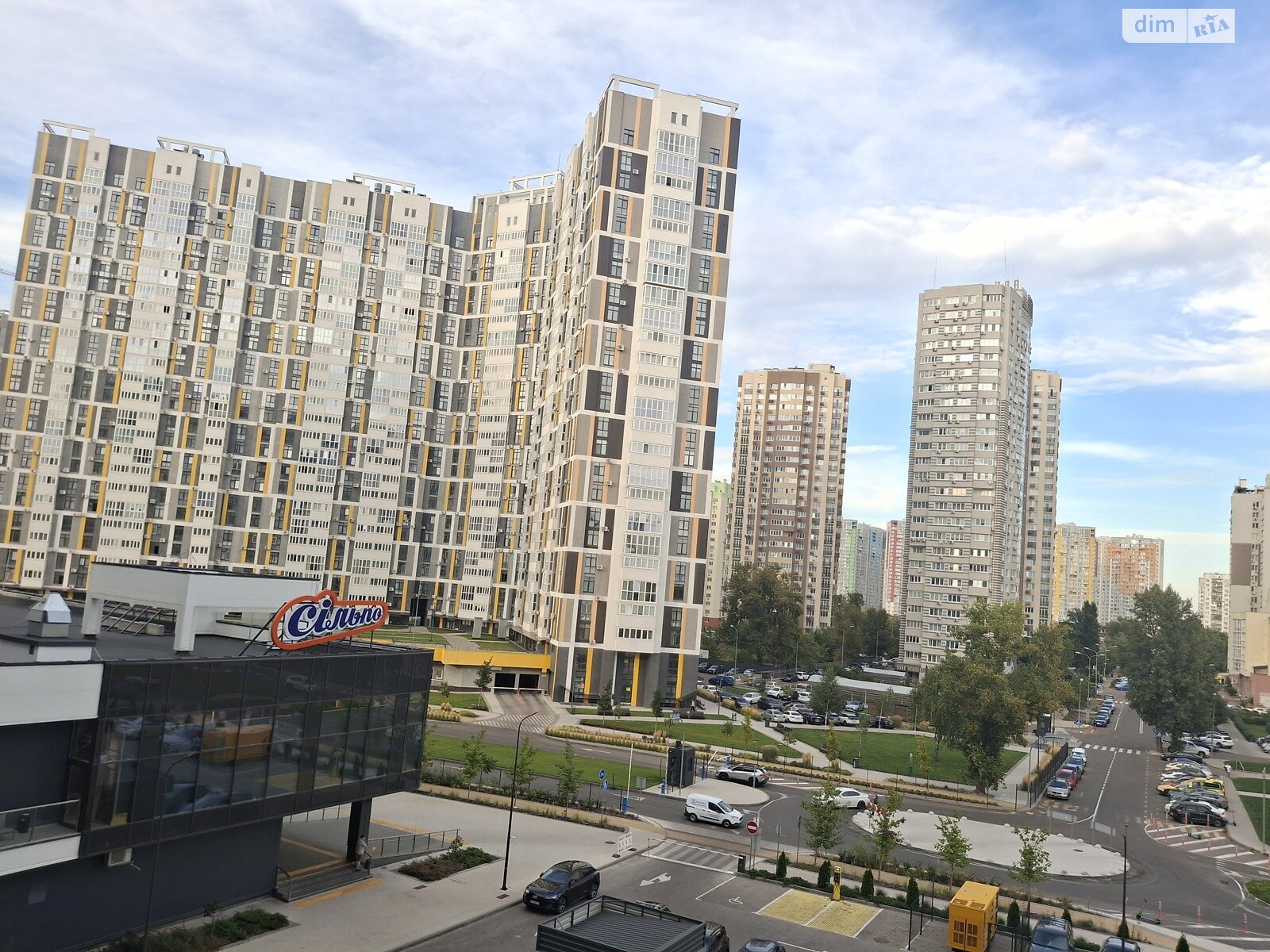 Продаж однокімнатної квартири в Києві, на вул. Микільсько-Слобідська 11, район Дніпровський фото 1