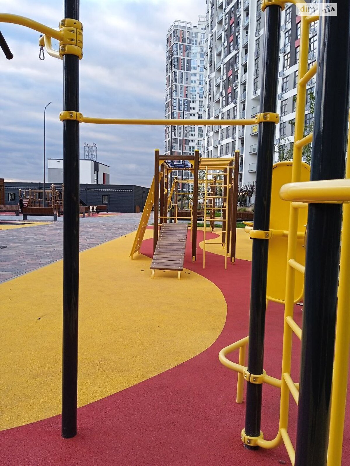 Продаж однокімнатної квартири в Києві, на вул. Микільсько-Слобідська 11, район Дніпровський фото 1