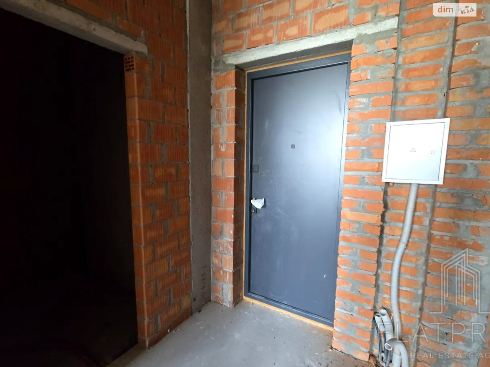 Продаж однокімнатної квартири в Києві, на вул. Микільсько-Слобідська 11, район Дніпровський фото 1