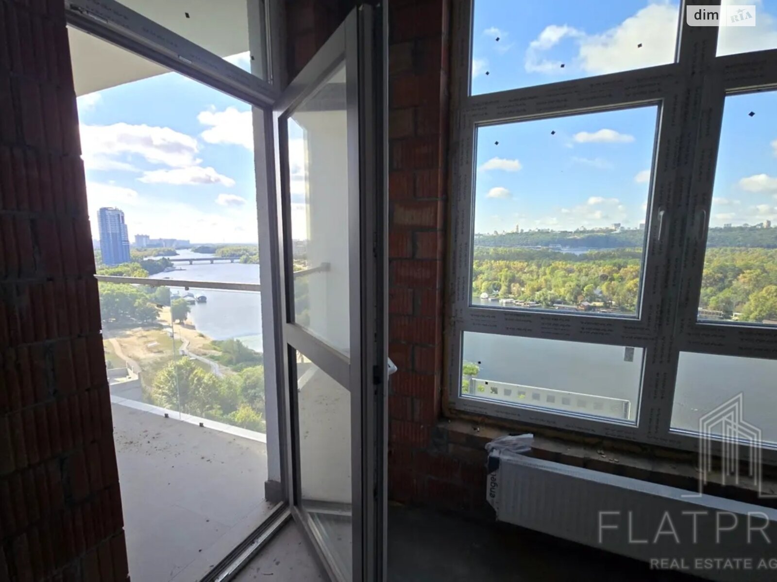 Продаж однокімнатної квартири в Києві, на вул. Микільсько-Слобідська 11, район Дніпровський фото 1