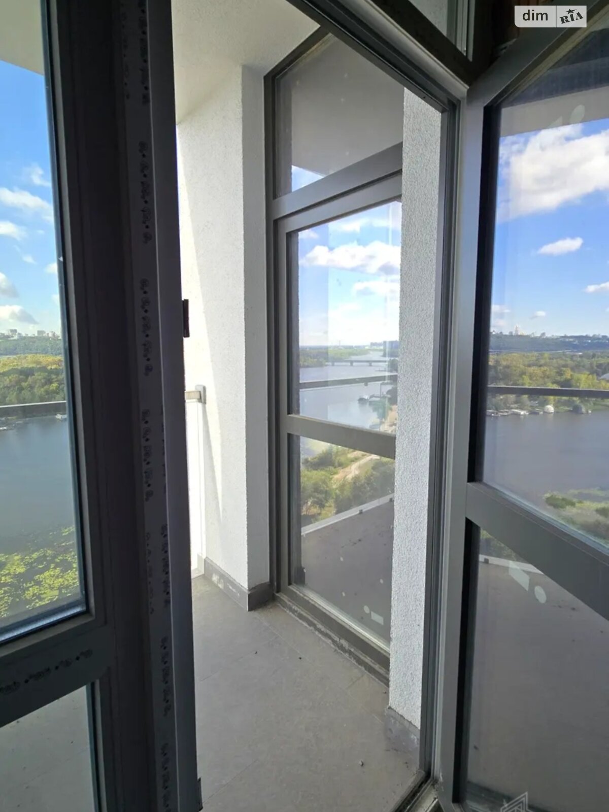 Продаж однокімнатної квартири в Києві, на вул. Микільсько-Слобідська 11, район Дніпровський фото 1