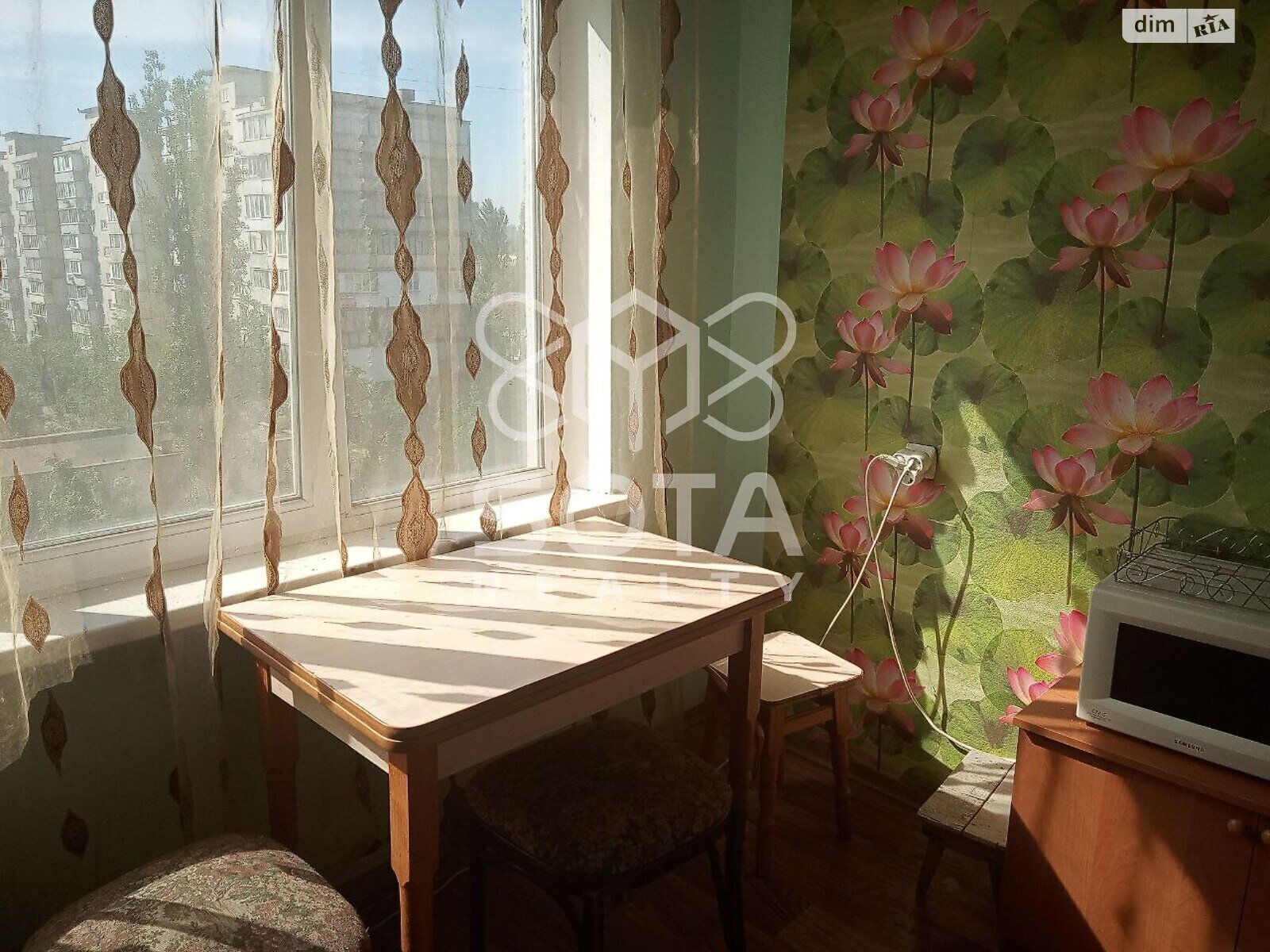 Продажа трехкомнатной квартиры в Киеве, на просп. Павла Тычины 28, район Днепровский фото 1