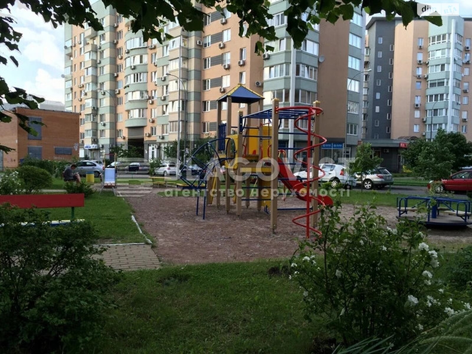 Продаж чотирикімнатної квартири в Києві, на вул. Раїси Окіпної 10Б, район Дніпровський фото 1 Продаж чотирикімнатної квартири в Києві, на вул. Раїси Окіпної 10Б, район Дніпровський фото 1