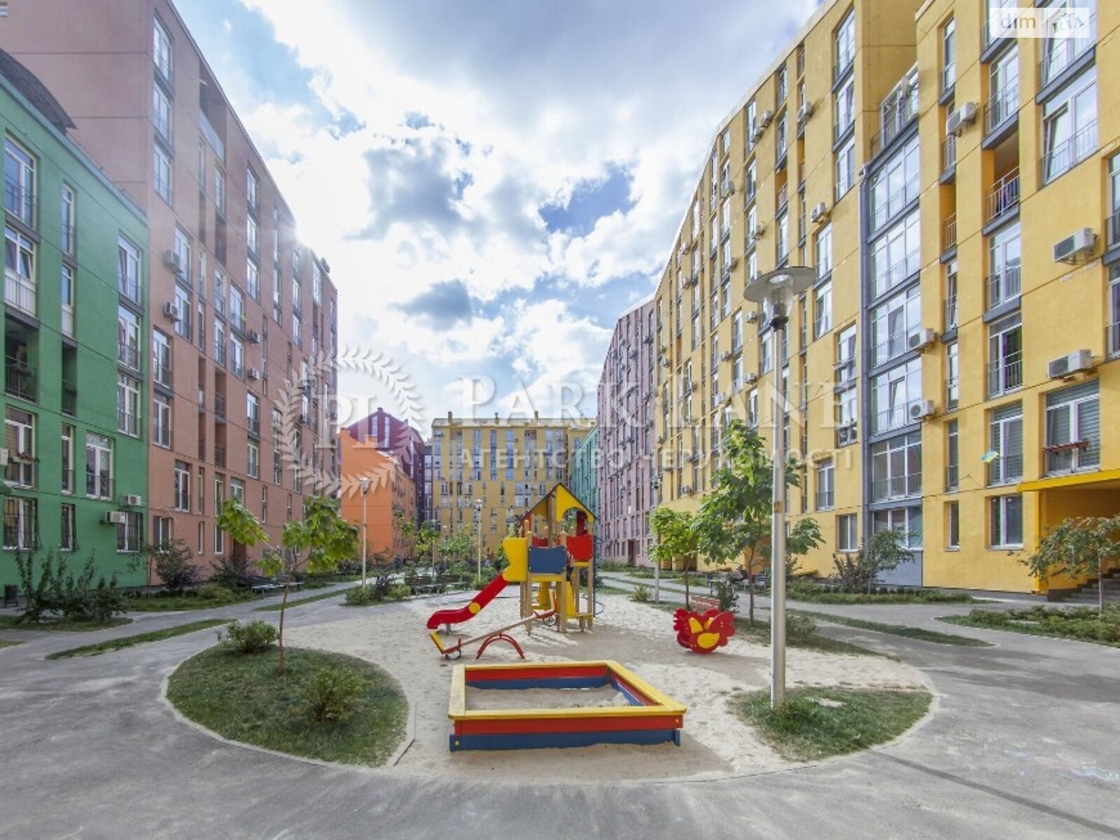Продажа трехкомнатной квартиры в Киеве, на ул. Регенераторная 4, район Днепровский фото 1