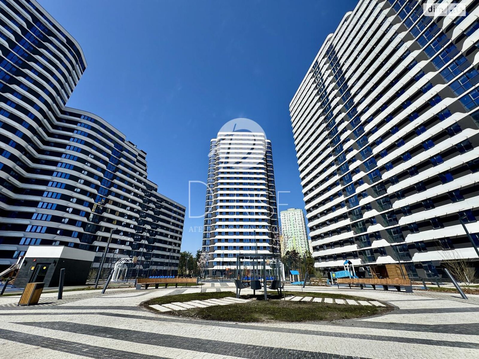Продажа трехкомнатной квартиры в Киеве, на ул. Воскресенская 2В, район Днепровский фото 1 Продажа трехкомнатной квартиры в Киеве, на ул. Воскресенская 2В, район Днепровский фото 1
