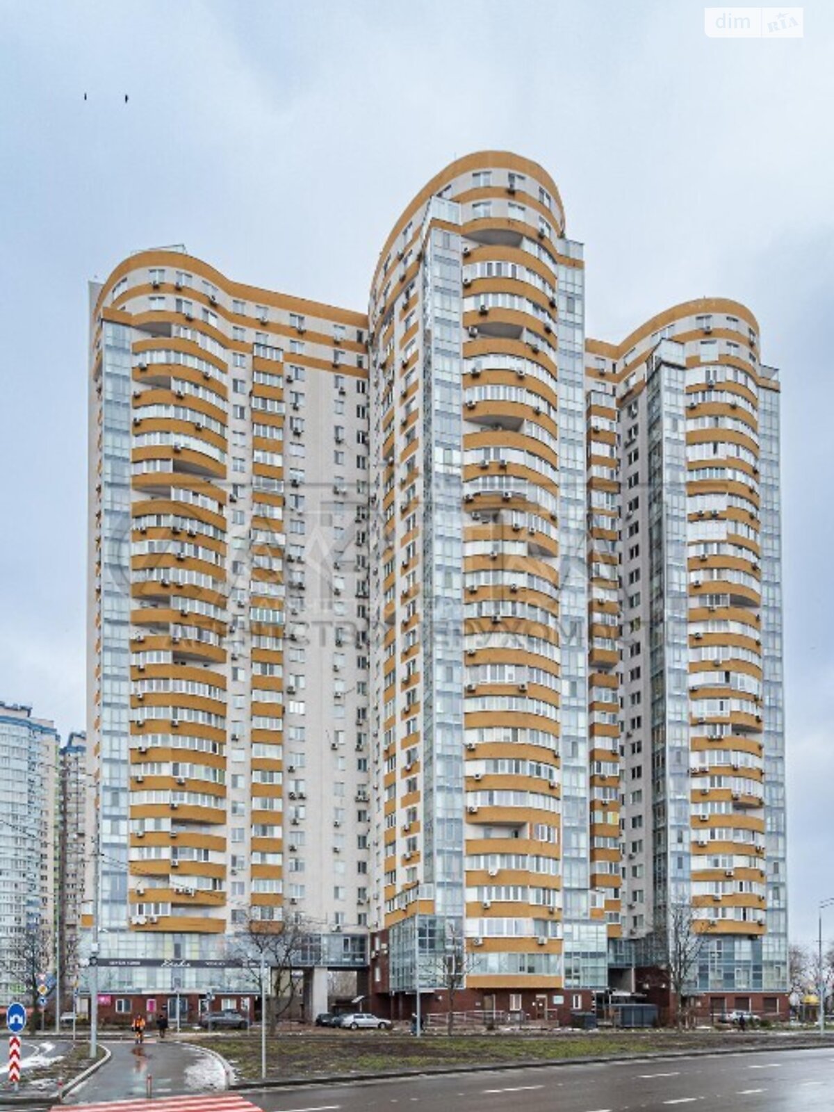Продаж трикімнатної квартири в Києві, на вул. Юрія Шумського 5, район Дніпровський фото 1