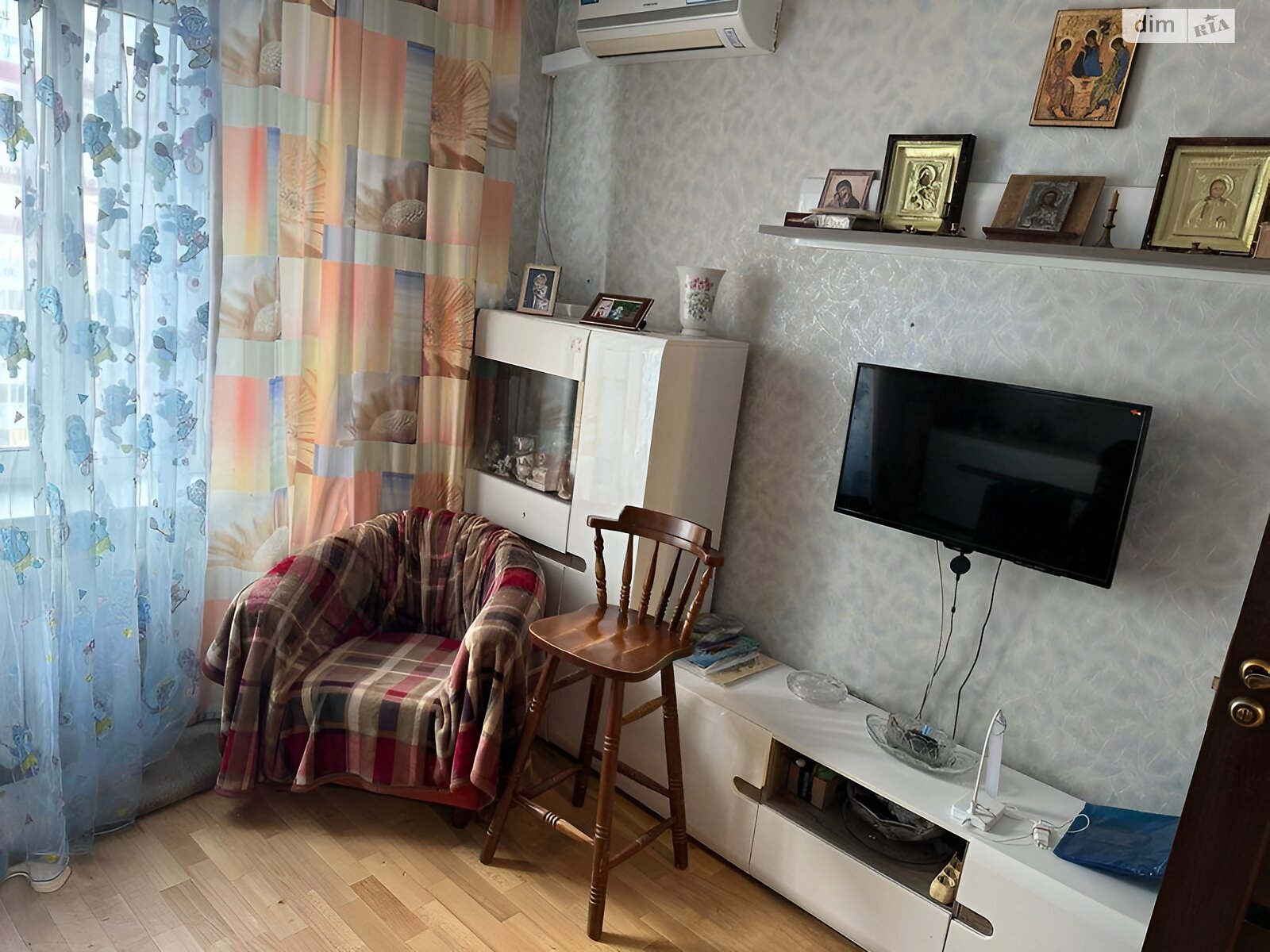 Продаж трикімнатної квартири в Києві, на вул. Драгоманова 1К, фото 1 Продаж трикімнатної квартири в Києві, на вул. Драгоманова 1К, фото 1
