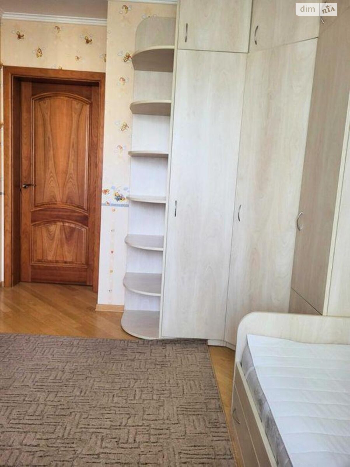Продажа трехкомнатной квартиры в Киеве, на ул. Драгоманова 17, фото 1 Продажа трехкомнатной квартиры в Киеве, на ул. Драгоманова 17, фото 1