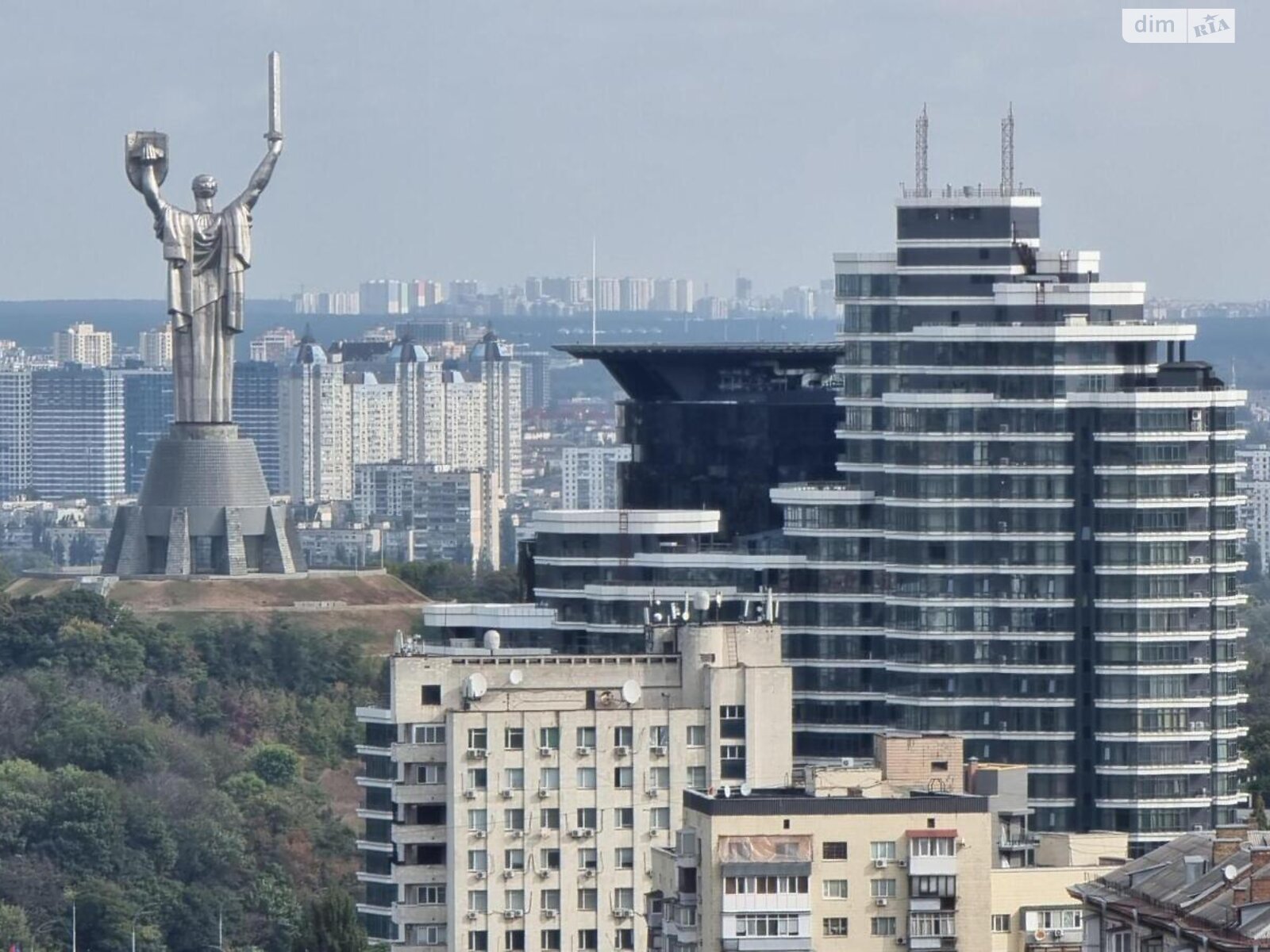 Продажа трехкомнатной квартиры в Киеве, на бул. Николая Михновского, фото 1