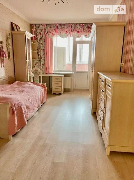 Продаж трикімнатної квартири в Києві на вул. Алма-Атинська 37б район ДВРЗ фото 1 Продаж трикімнатної квартири в Києві на вул. Алма-Атинська 37б район ДВРЗ фото 1