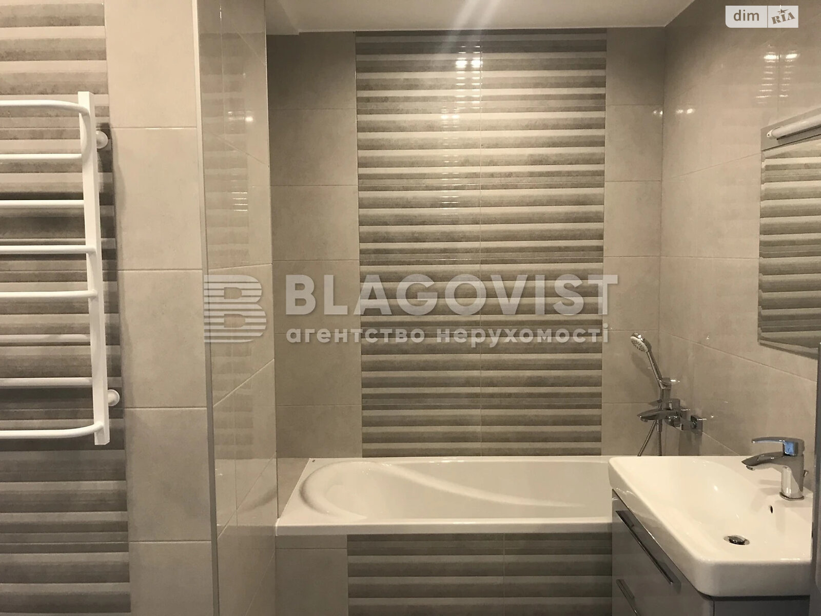 Продаж трикімнатної квартири в Києві, на вул. Еспланадна 30, фото 1 Продаж трикімнатної квартири в Києві, на вул. Еспланадна 30, фото 1