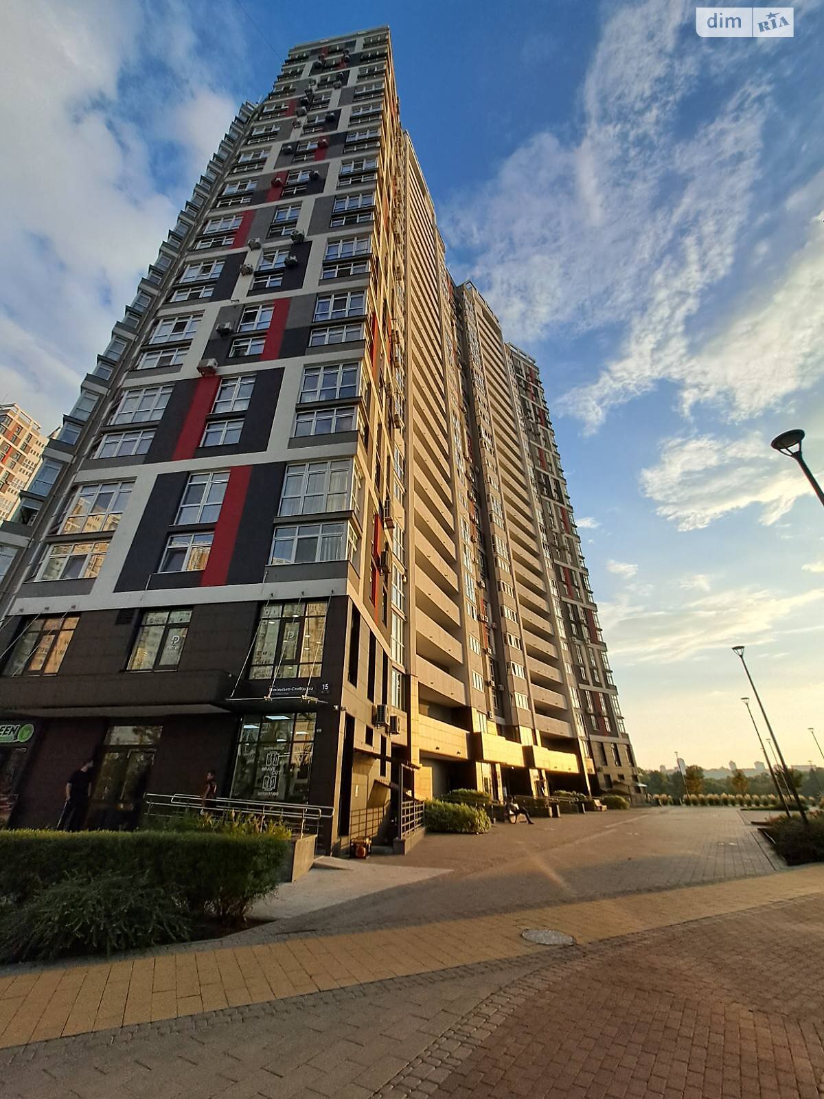Продажа трехкомнатной квартиры в Киеве, на ул. Евгения Маланюка 101, фото 1 Продажа трехкомнатной квартиры в Киеве, на ул. Евгения Маланюка 101, фото 1