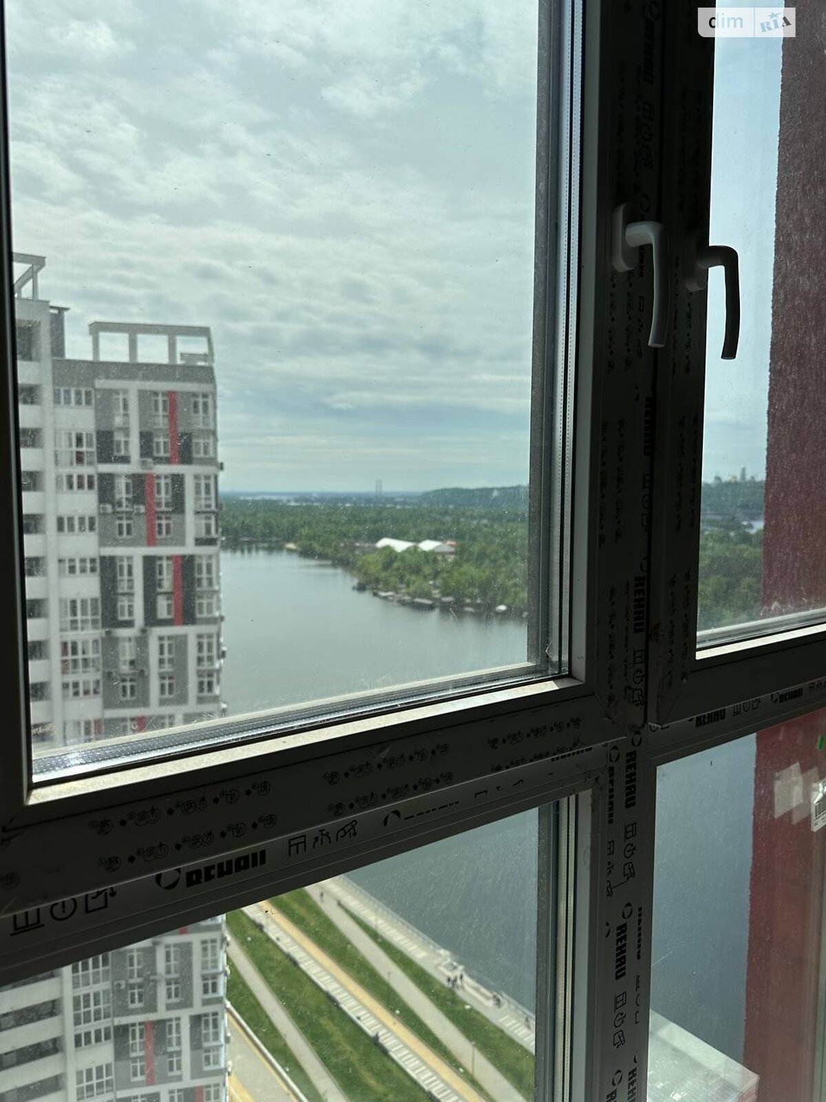 Продаж однокімнатної квартири в Києві, на вул. Євгена Маланюка 101, фото 1 Продаж однокімнатної квартири в Києві, на вул. Євгена Маланюка 101, фото 1