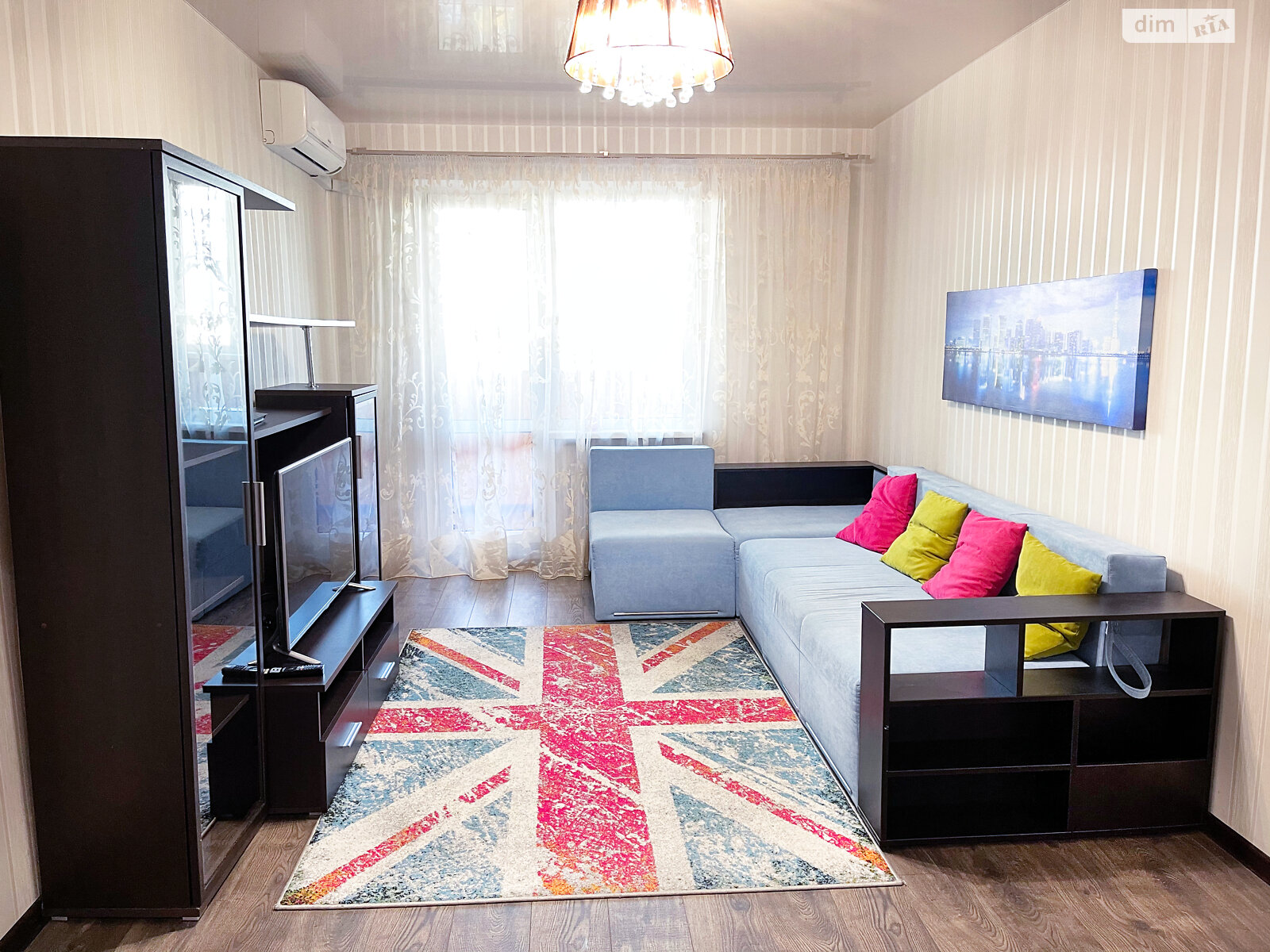 Продажа трехкомнатной квартиры в Киеве, на просп. Европейского Союза 5Б, фото 1 Продажа трехкомнатной квартиры в Киеве, на просп. Европейского Союза 5Б, фото 1