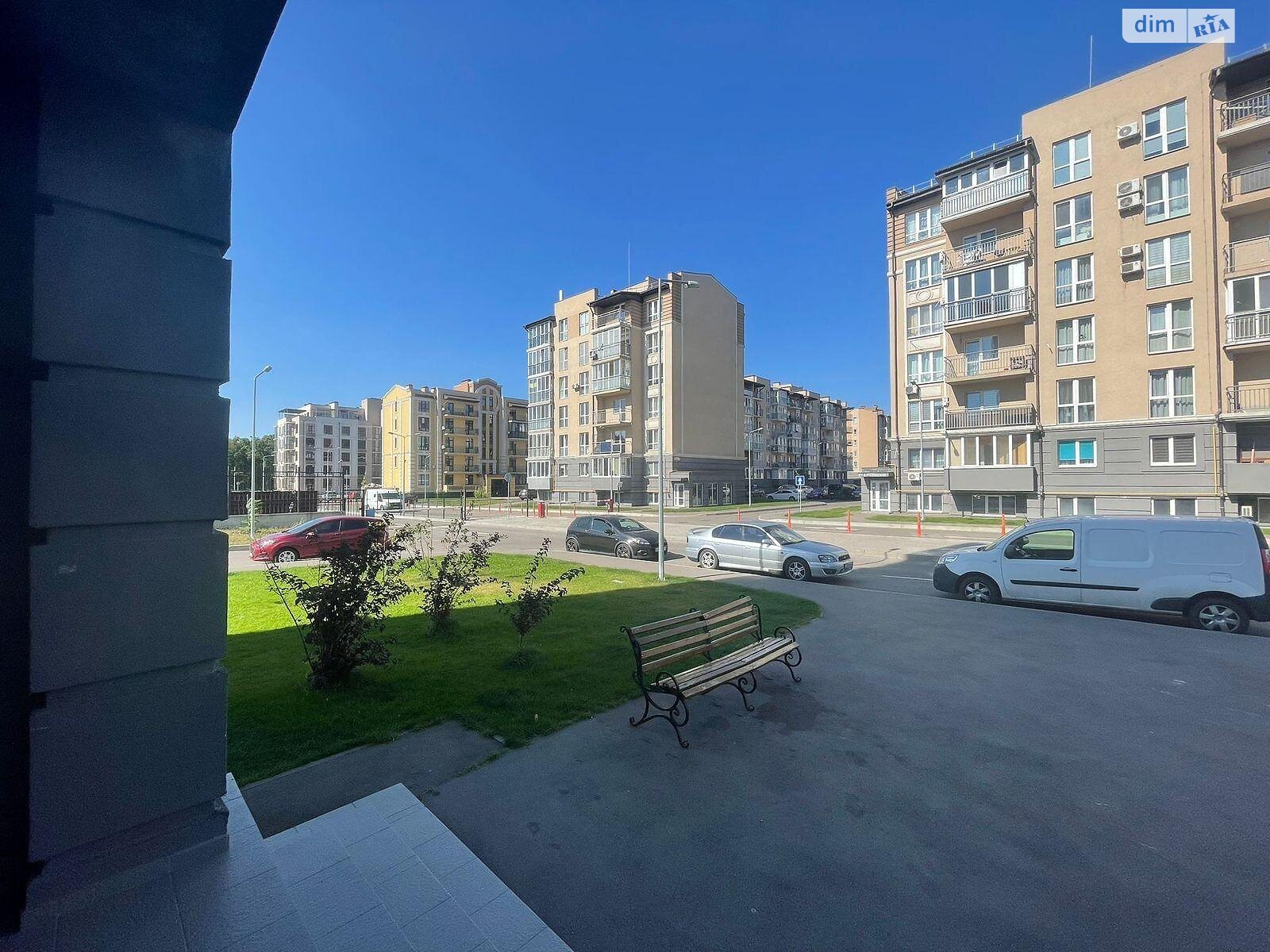 Продажа трехкомнатной квартиры в Киеве, на ул. Метрологическая 60, район Феофания фото 1