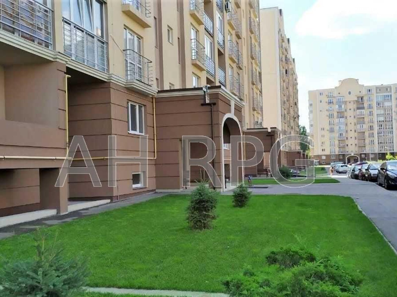 Продажа трехкомнатной квартиры в Киеве, на ул. Метрологическая 15А, район Феофания фото 1