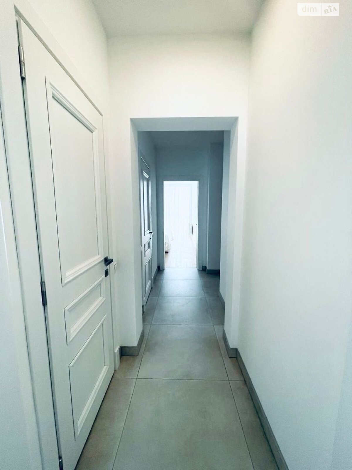 Продажа трехкомнатной квартиры в Киеве, на ул. Метрологическая 11А, район Феофания фото 1 Продажа трехкомнатной квартиры в Киеве, на ул. Метрологическая 11А, район Феофания фото 1