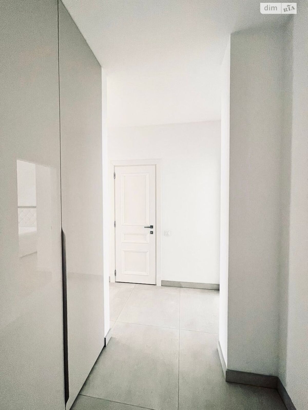 Продажа трехкомнатной квартиры в Киеве, на ул. Метрологическая 11А, район Феофания фото 1 Продажа трехкомнатной квартиры в Киеве, на ул. Метрологическая 11А, район Феофания фото 1