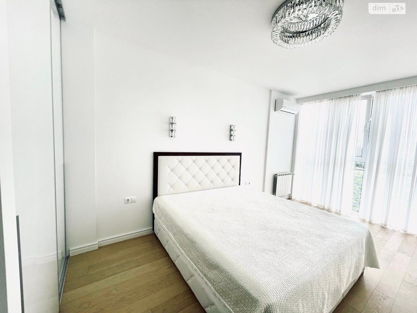 Продажа трехкомнатной квартиры в Киеве, на ул. Метрологическая 11А, район Феофания фото 1 Продажа трехкомнатной квартиры в Киеве, на ул. Метрологическая 11А, район Феофания фото 1