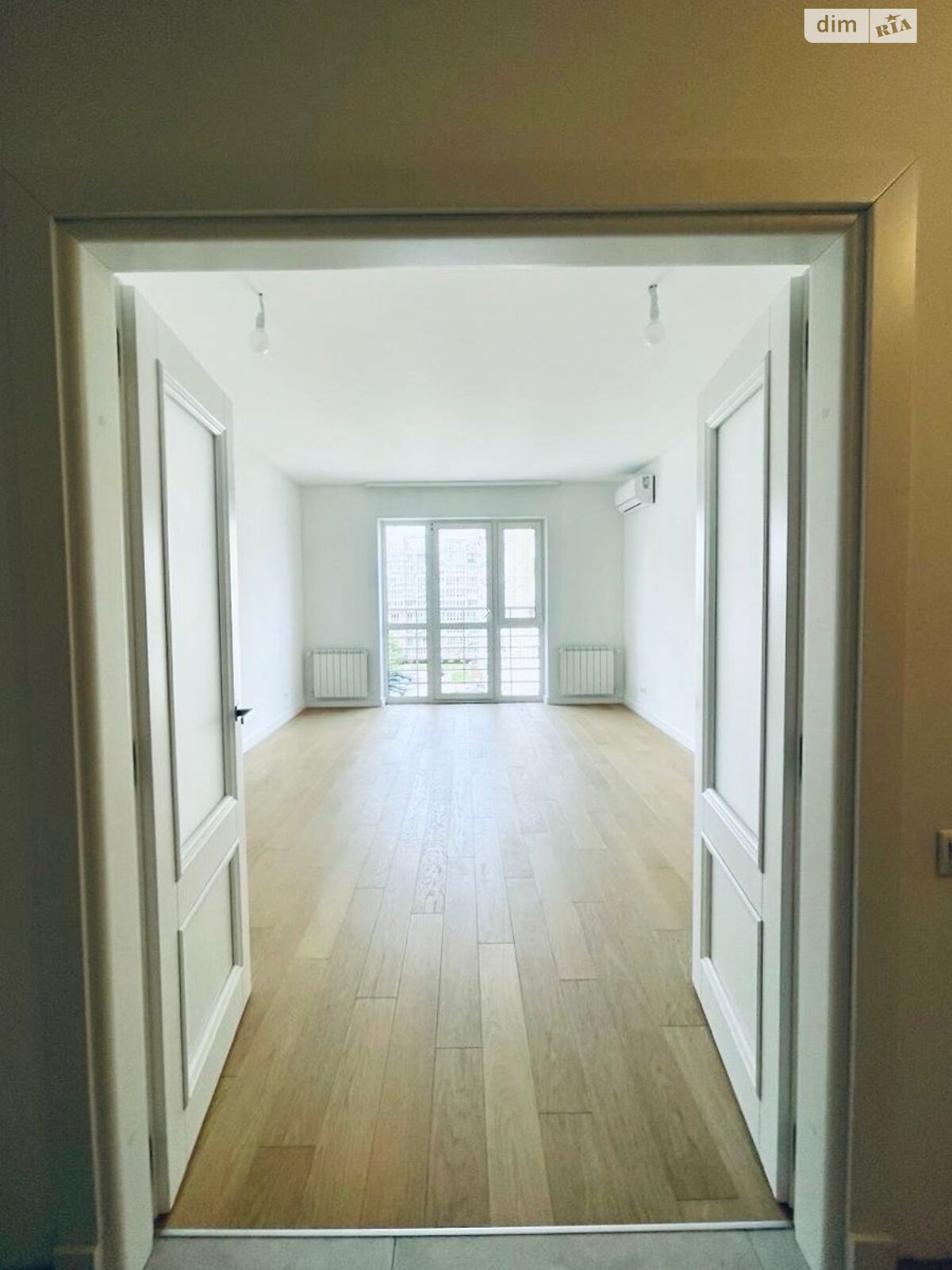 Продажа трехкомнатной квартиры в Киеве, на ул. Метрологическая 11А, район Феофания фото 1 Продажа трехкомнатной квартиры в Киеве, на ул. Метрологическая 11А, район Феофания фото 1