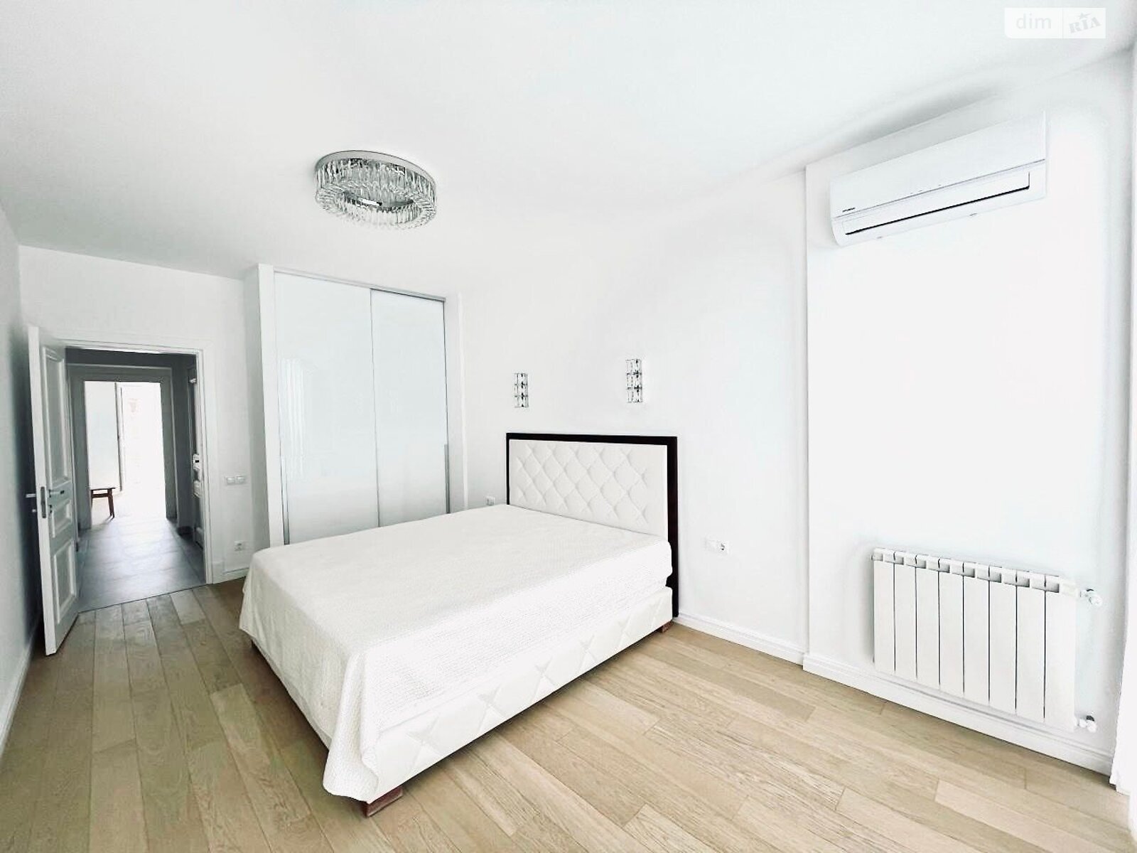 Продажа трехкомнатной квартиры в Киеве, на ул. Метрологическая 11А, район Феофания фото 1 Продажа трехкомнатной квартиры в Киеве, на ул. Метрологическая 11А, район Феофания фото 1