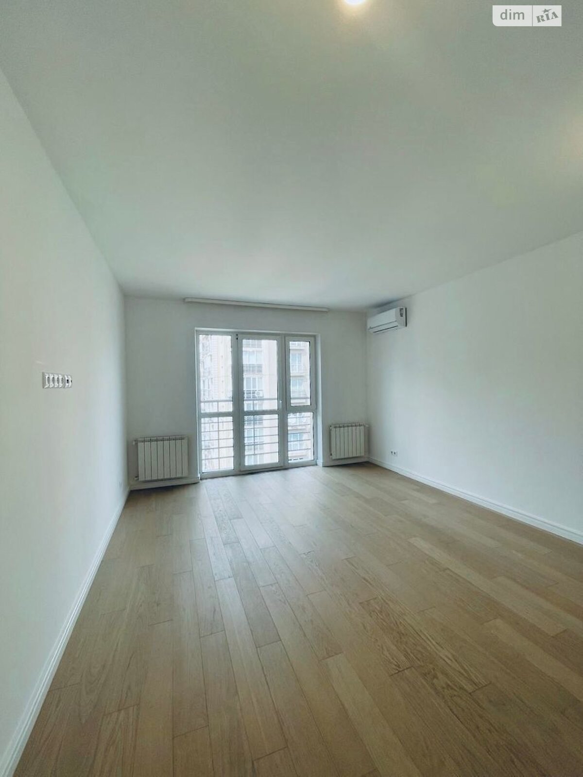 Продажа трехкомнатной квартиры в Киеве, на ул. Метрологическая 11А, район Феофания фото 1 Продажа трехкомнатной квартиры в Киеве, на ул. Метрологическая 11А, район Феофания фото 1