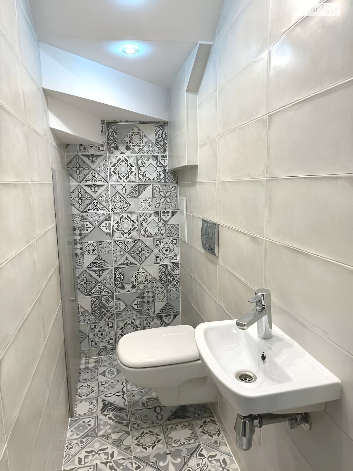 Продаж двокімнатної квартири в Києві, на вул. Метрологічна 52, район Феофанія фото 1 Продаж двокімнатної квартири в Києві, на вул. Метрологічна 52, район Феофанія фото 1