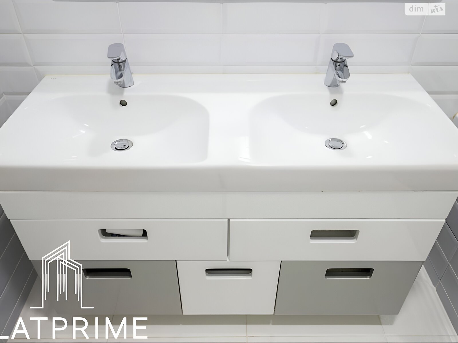 Продажа трехкомнатной квартиры в Киеве, на ул. Метрологическая 109А, район Феофания фото 1 Продажа трехкомнатной квартиры в Киеве, на ул. Метрологическая 109А, район Феофания фото 1