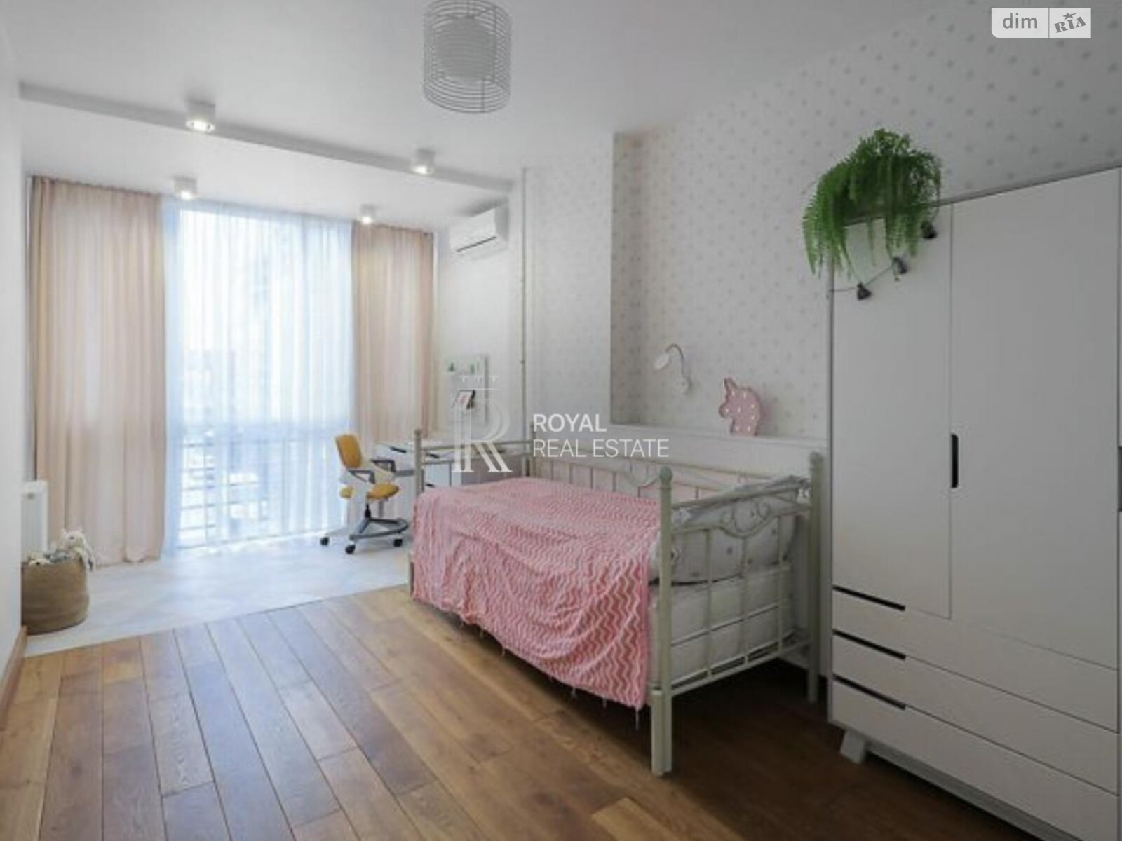 Продаж трикімнатної квартири в Києві, на вул. Метрологічна 109А, район Феофанія фото 1 Продаж трикімнатної квартири в Києві, на вул. Метрологічна 109А, район Феофанія фото 1